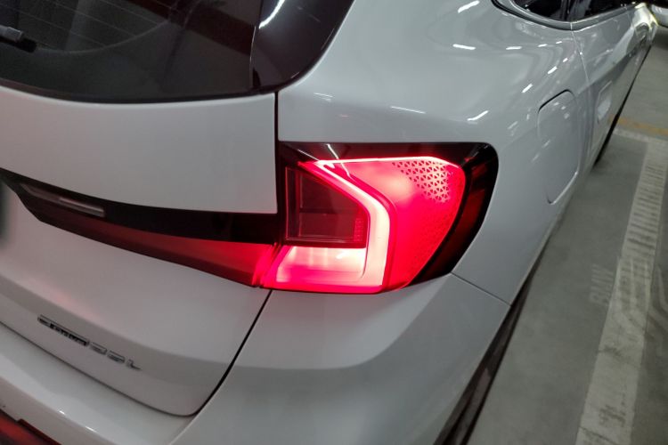 BMW iX1 2024 صورة سيارة #8