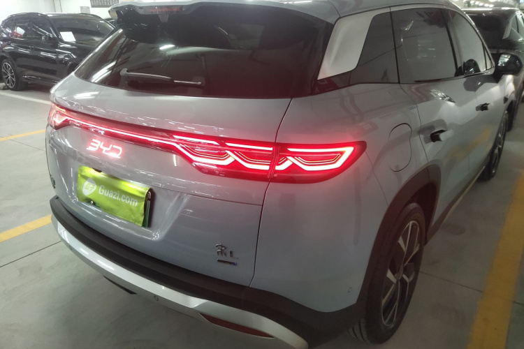 BYD SongL DM-i 2025 #8 BYD SongL DM-i 2025 car image #8