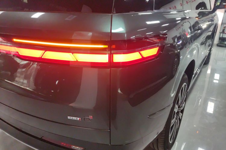 Denza N9 2025 #8 Denza N9 2025 car image #8