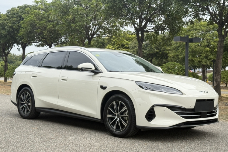 BYD Seal 06 DM-i 2025 #8 BYD Seal 06 DM-i 2025 immagine di auto #8