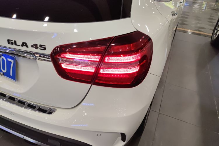 Mercedes-Benz GLA AMG 2017 car image #8