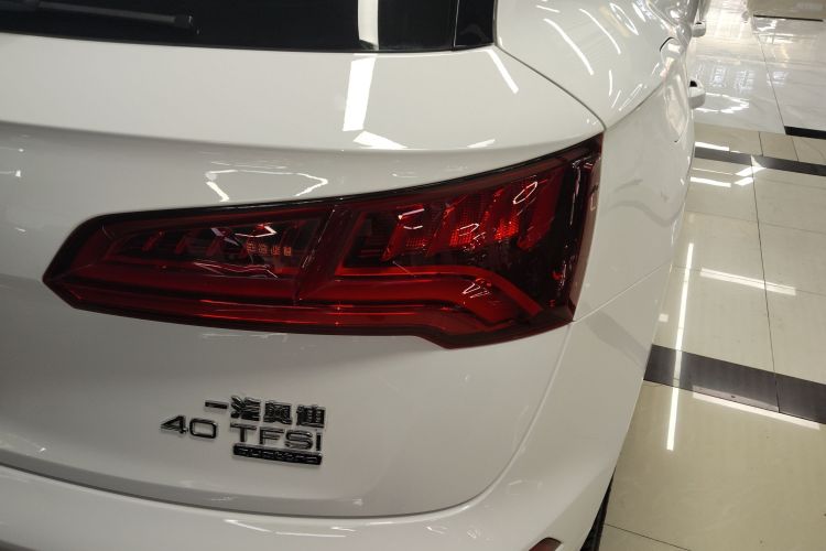 Audi Q5L 2019 #8 Audi Q5L 2019 car image #8