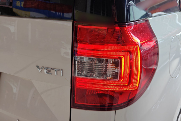 Skoda Yeti 2017 imagen de coche #8