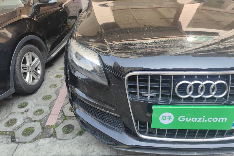 Audi Q7 2012 car image #8