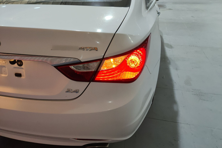 Hyundai Sonata 2015 car image #8