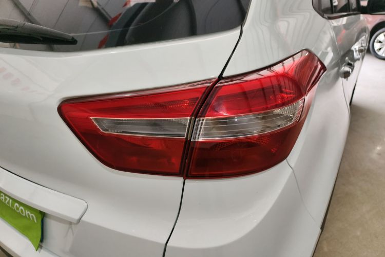 Hyundai ix25 2016 car image #8