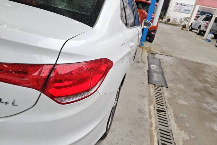 Citroen C4L 2017 #8 Citroen C4L 2017 car image #8