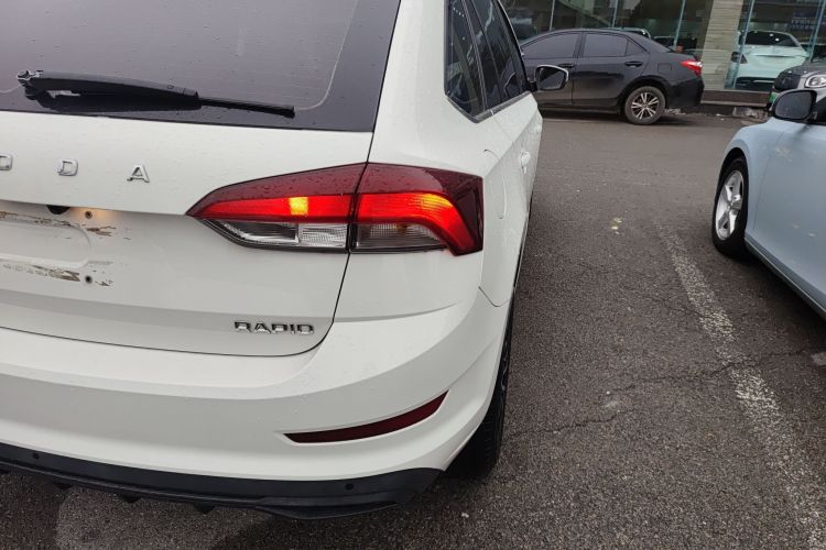 Skoda Rapid Spaceback 2021 car image #8