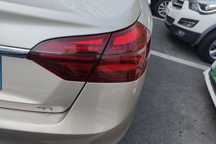 GEELY Emgrand 2019 car image #8