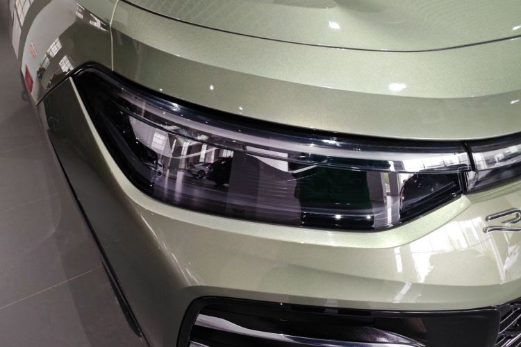 Volkswagen Tayron 2025 immagine di auto #8