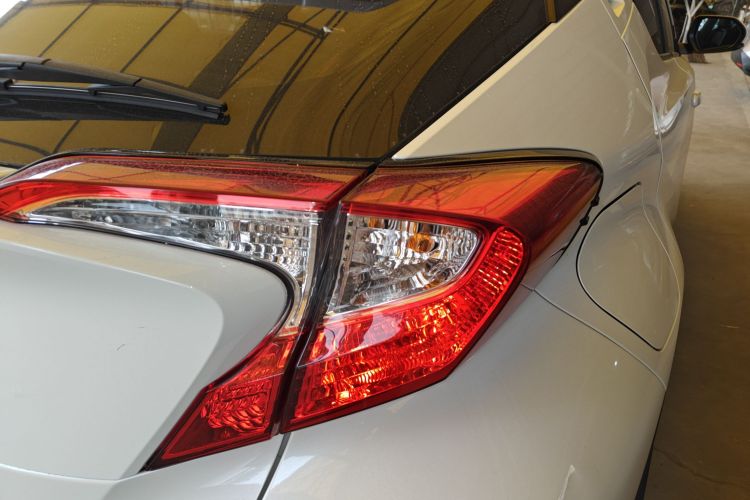 Toyota C-HR EV 2021 immagine di auto #8