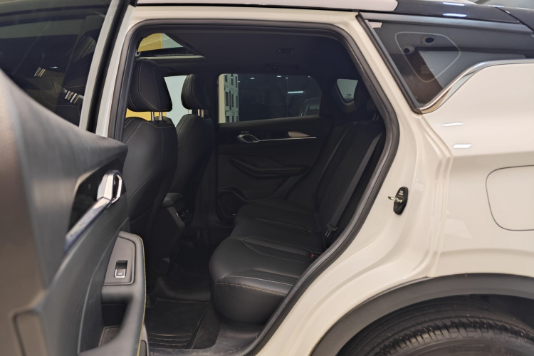 GEELY Coolray 2024 car image #8