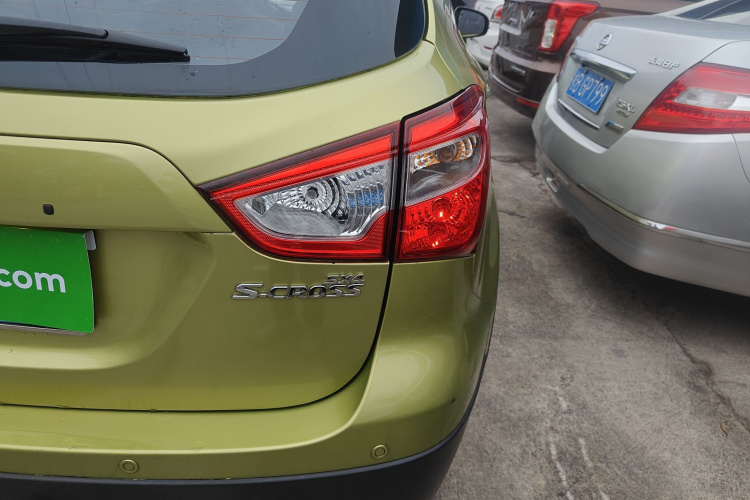 Suzuki S-Cross 2014 صورة سيارة #8