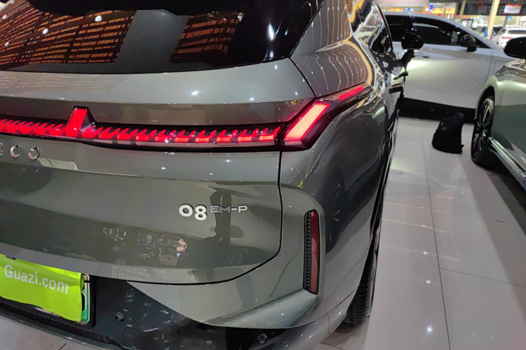Lynk & Co 08 EM-P 2023 car image #8
