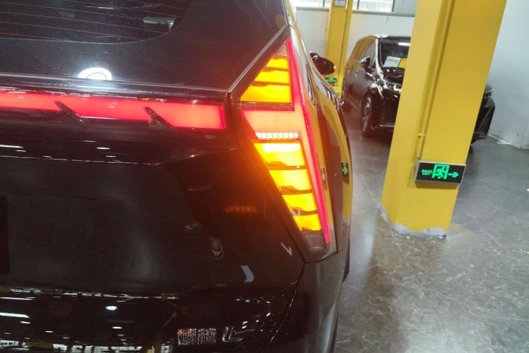 GEELY Boyue L 2022 car image #8