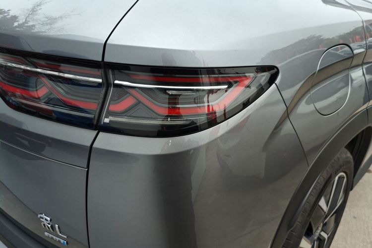 BYD SongL DM-i 2025 car image #8