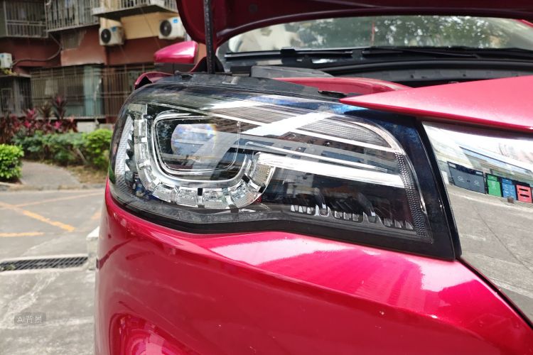 MG HS 2019 car image #8