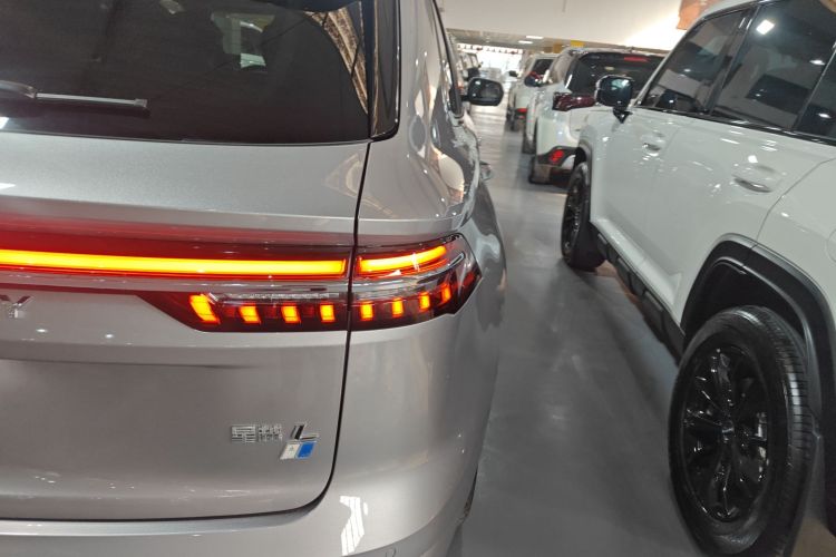 GEELY 2025 immagine di auto #8