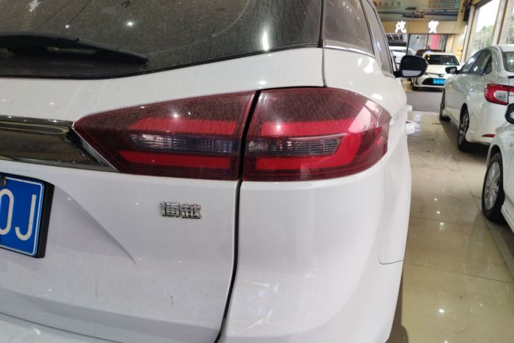 GEELY Boyue 2018 immagine di auto #8