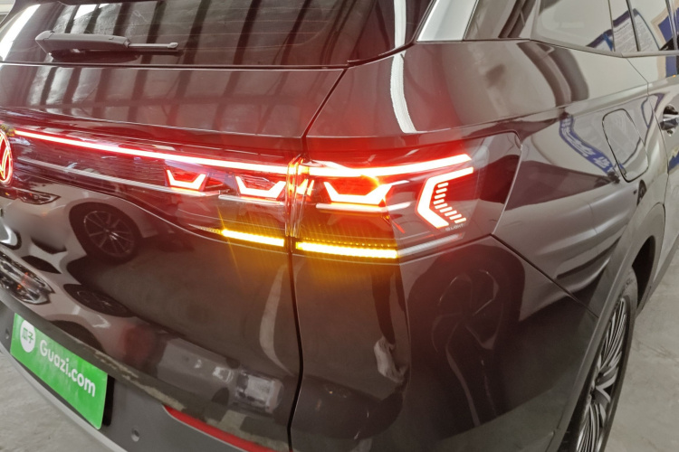 Volkswagen Tavendor 2025 immagine di auto #8