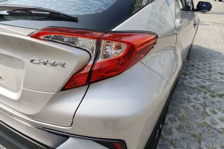 Toyota C-HR 2021 immagine di auto #8