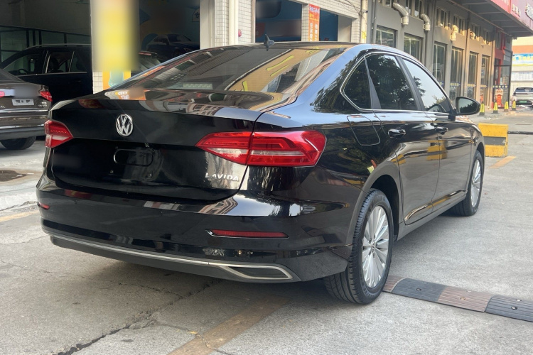 Volkswagen Lavida 2019 car image #8
