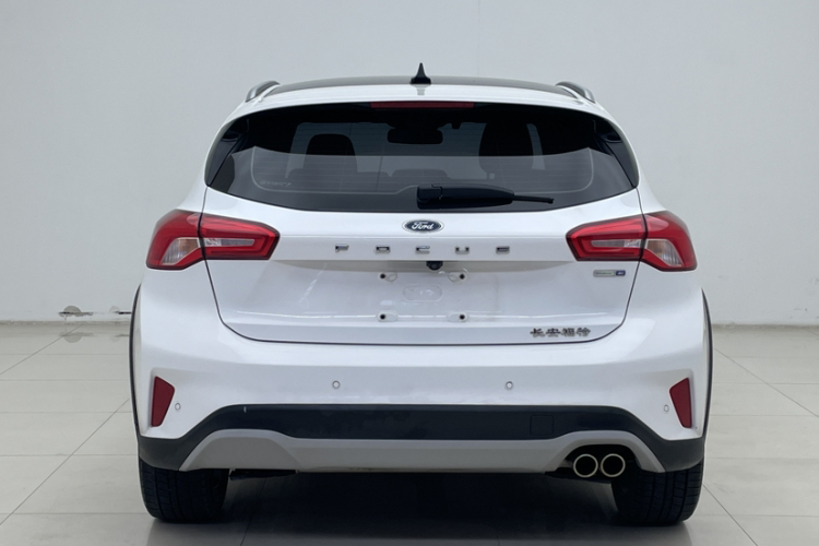 Ford Focus Active 2020 #8 Ford Focus Active 2020 صورة سيارة #8