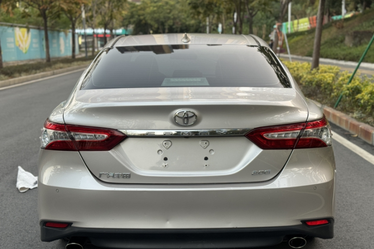 Toyota Camry 2022 car image #8