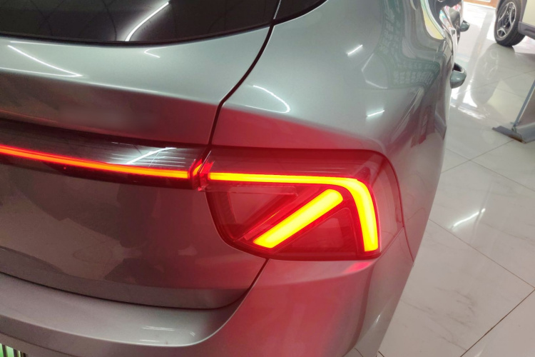 MG 4 EV 2025 immagine di auto #8