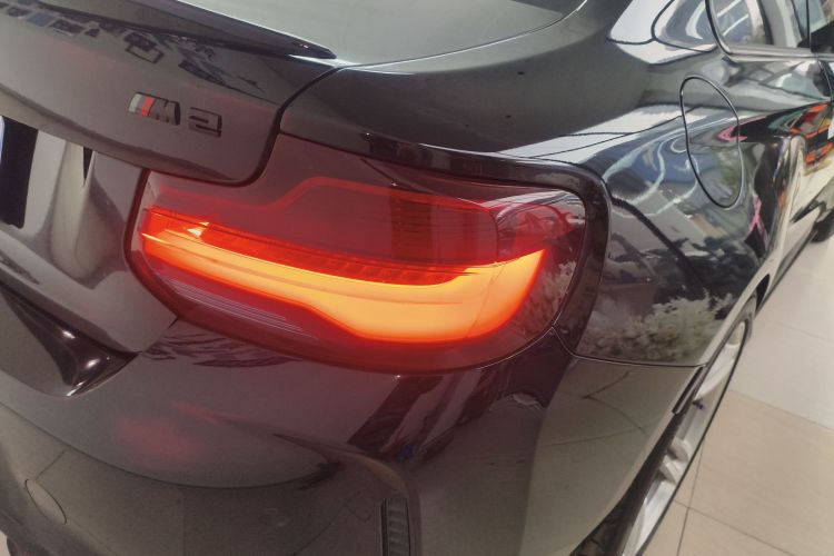 BMW M2 2018 car image #8
