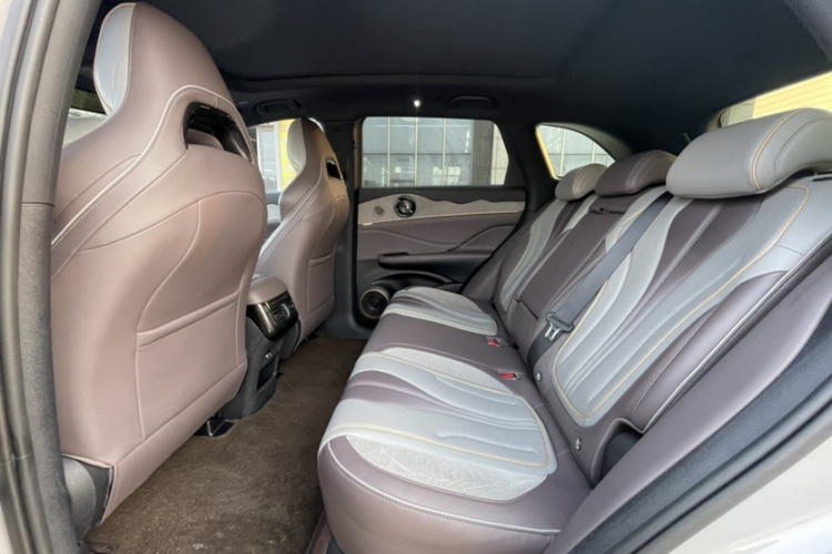 BYD Frigate 07 2023 immagine di auto #8