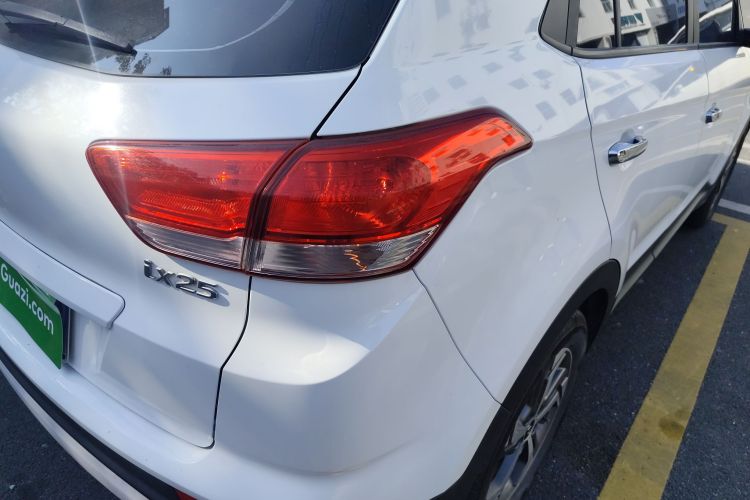 Hyundai ix25 2019 car image #8
