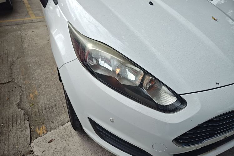 Ford Fiesta 2014 car image #8