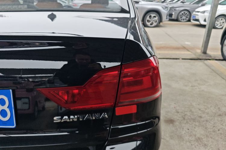 Santana 2019 car image #8