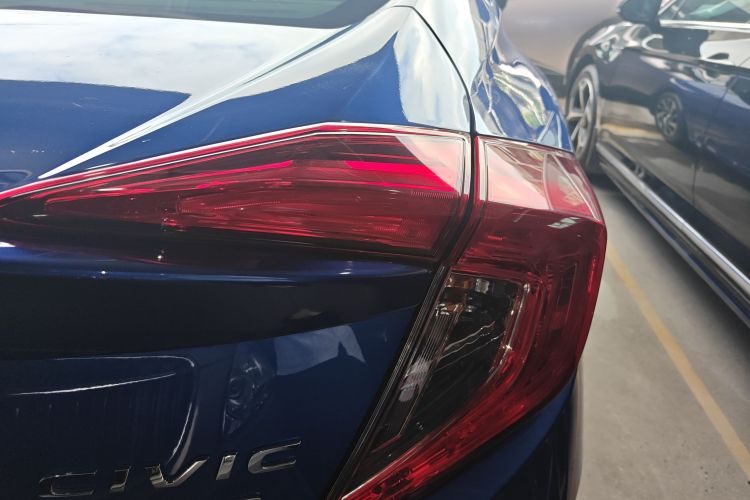 Honda Civic 2018 car image #8