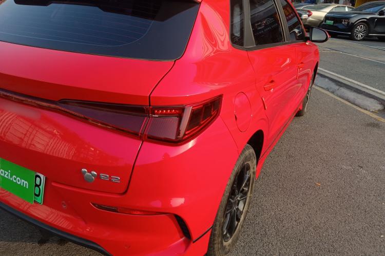 BYD e2 2020 изображение автомобиля #8