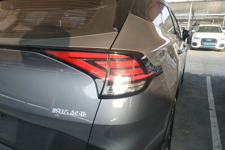 Kia Sportage 2023 car image #8