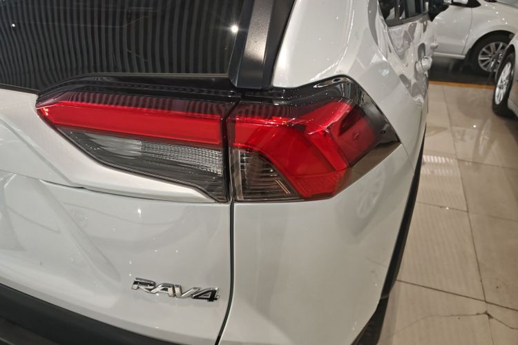 Toyota RAV4 2024 #8 Toyota RAV4 2024 car image #8
