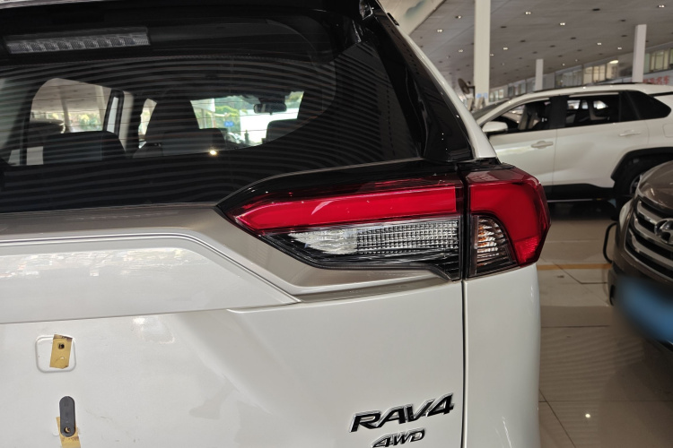Toyota RAV4 2021 #8 Toyota RAV4 2021 car image #8