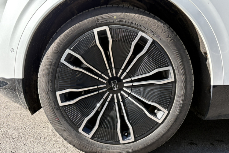 Avatr 07 2025 car image #8