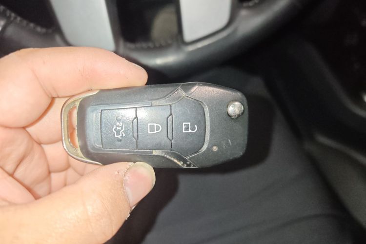 Ford Everest 2017 صورة سيارة #8