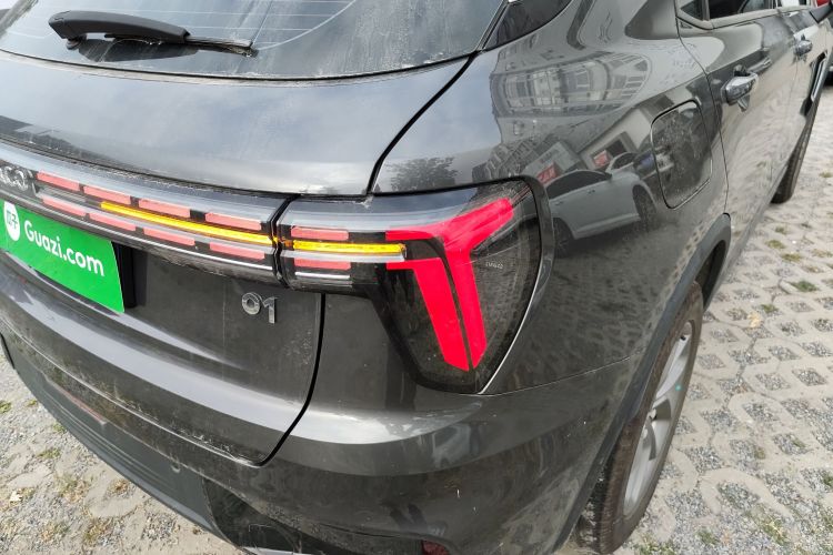 Lynk & Co 01 2024 car image #8