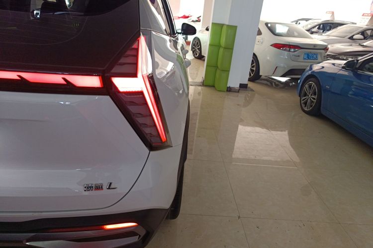 GEELY Boyue L 2023 immagine di auto #8
