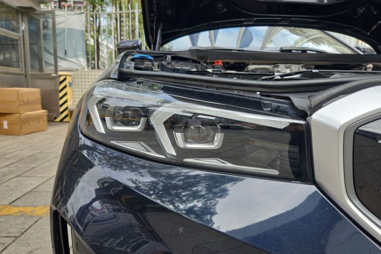 BMW i3 2022 car image #8
