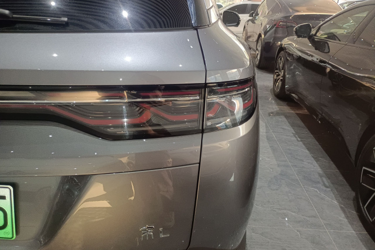 BYD SongL DM-i 2024 #8 BYD SongL DM-i 2024 car image #8