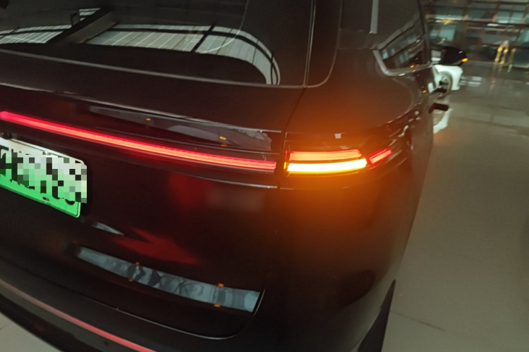 Deepal S09 2025 car image #8