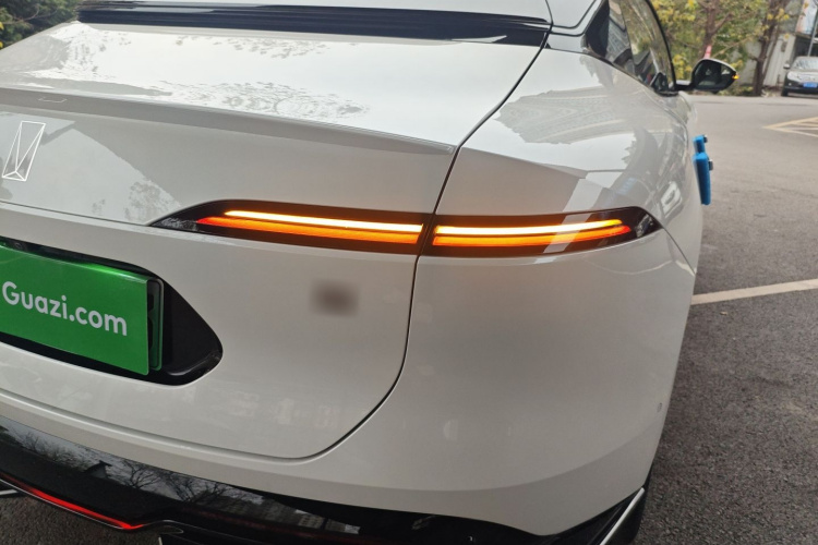 Avatr 06 2025 #8 Avatr 06 2025 car image #8