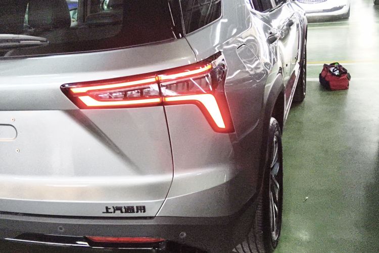 Chevrolet Equinox Plus 2025 #8 Chevrolet Equinox Plus 2025 صورة سيارة #8