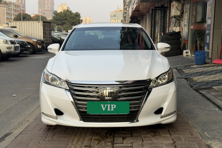 丰田 皇冠 2017 汽车图片 #8