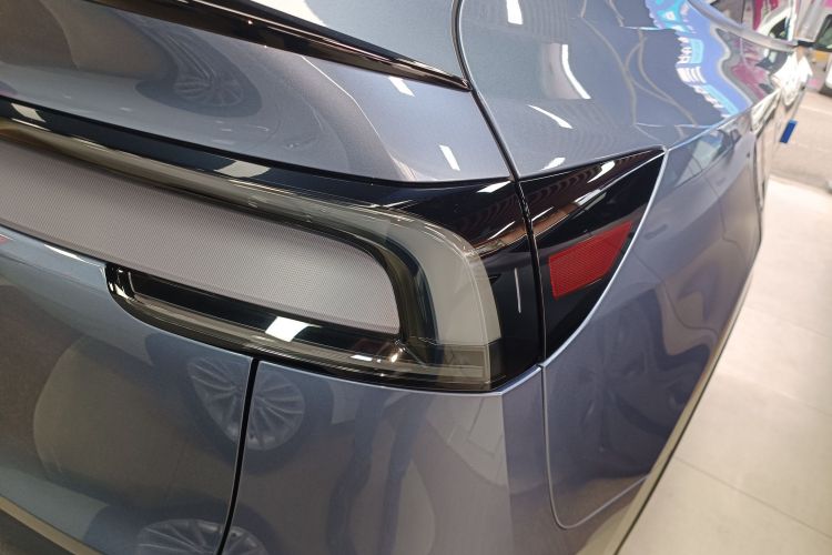 特斯拉 Model Y L 2025 汽车图片 #8